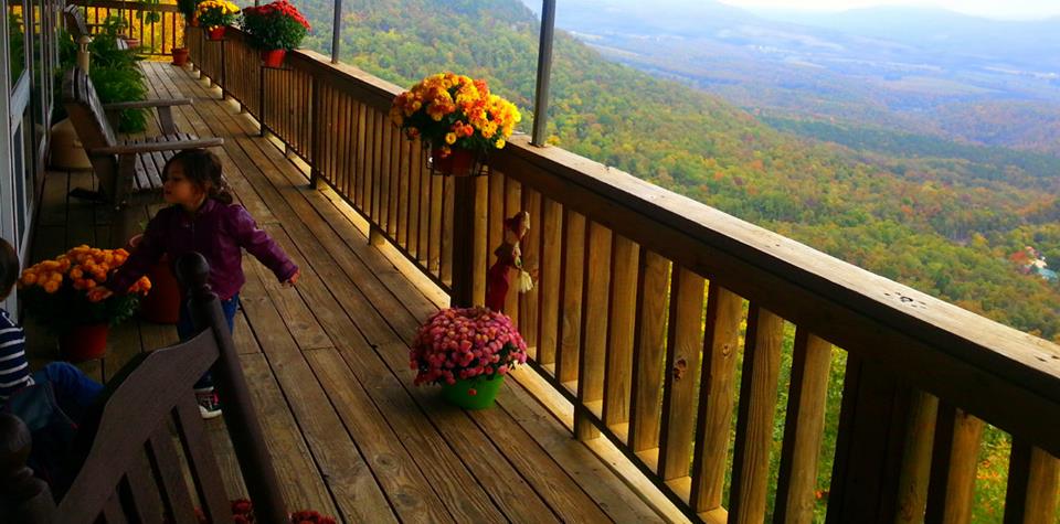 CLiff Houserestaurant overlooking Arkansas Grand Canyon, the deepest valley in AR